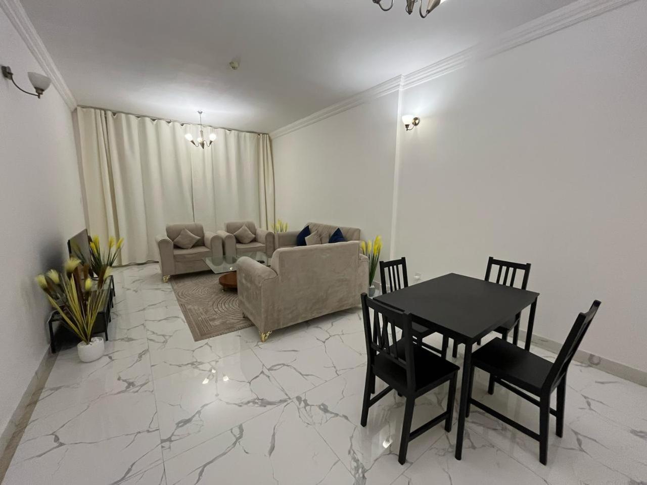 Oasis Tower Family Apartment 3004 Ajman Exterior foto